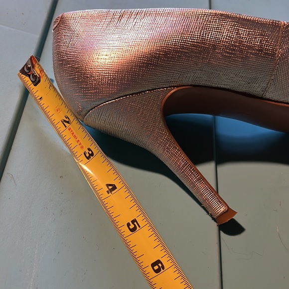 Nine West silver heels - Picture 6 of 9